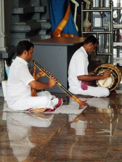 batu-caves-malezija-sviraci