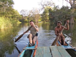 Sri Lanka - veslanje - katamaran - jezero - dzungla - domoroci - palme - slonovi