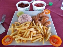 Sri Lanka - hrana - kari - pirinac- cili - chili - ljuto - riba- banana - pomfrit -paradajz - restoran - jeftina hrana - ukusno -
